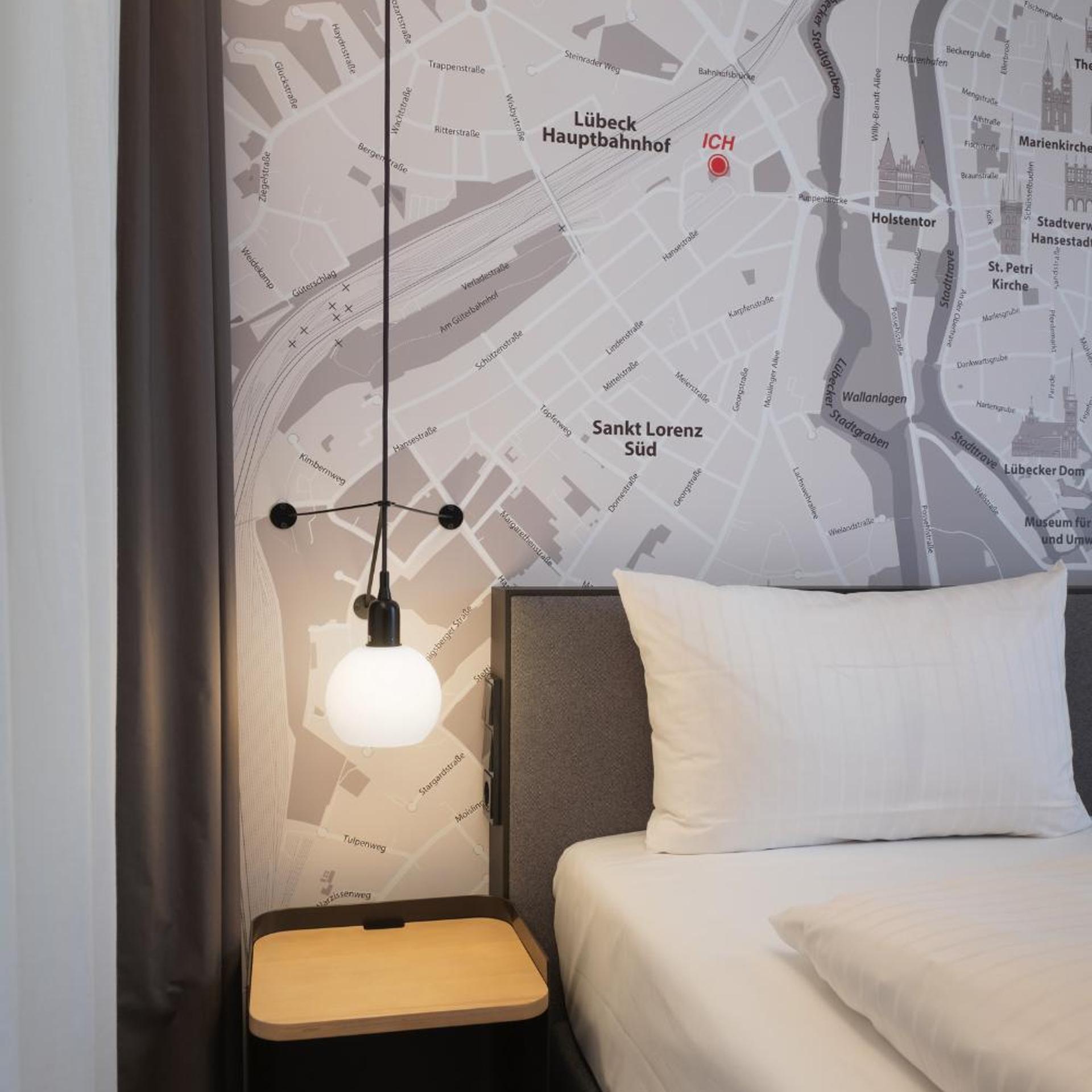 IntercityHotel Lubeck 12/30