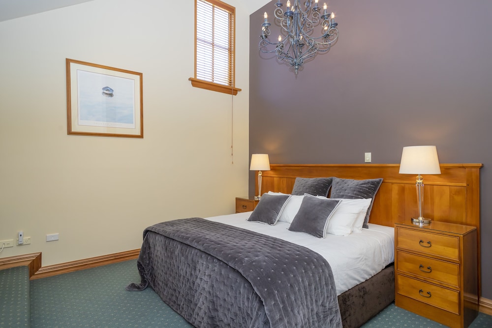 Arrowtown House Boutique Hotel 5/50