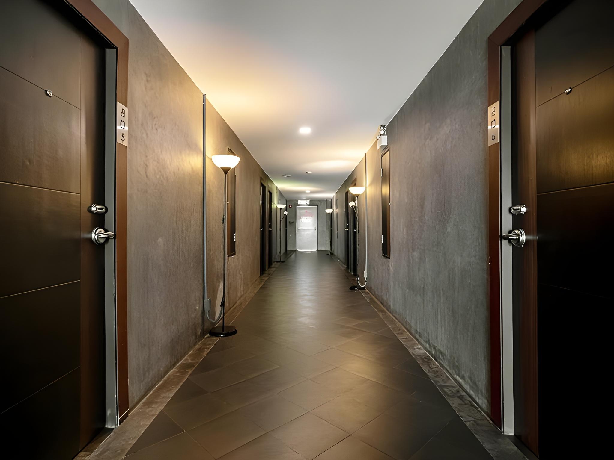 B2 Bangkok Srinakharin Boutique & Budget Hotel 33/51