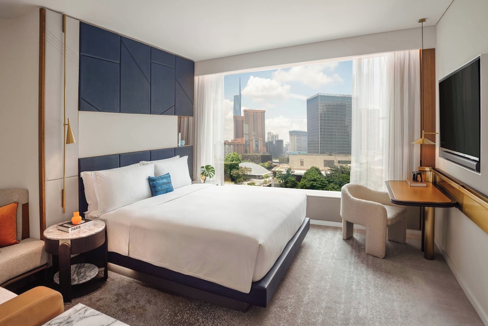 Essential, Tower, King Bed