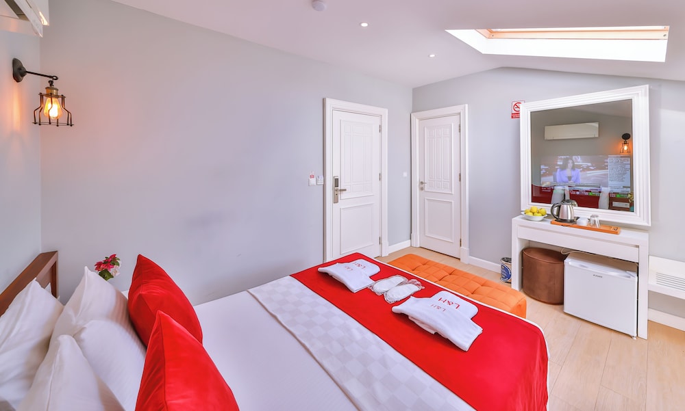 Lale Hotel 10/50