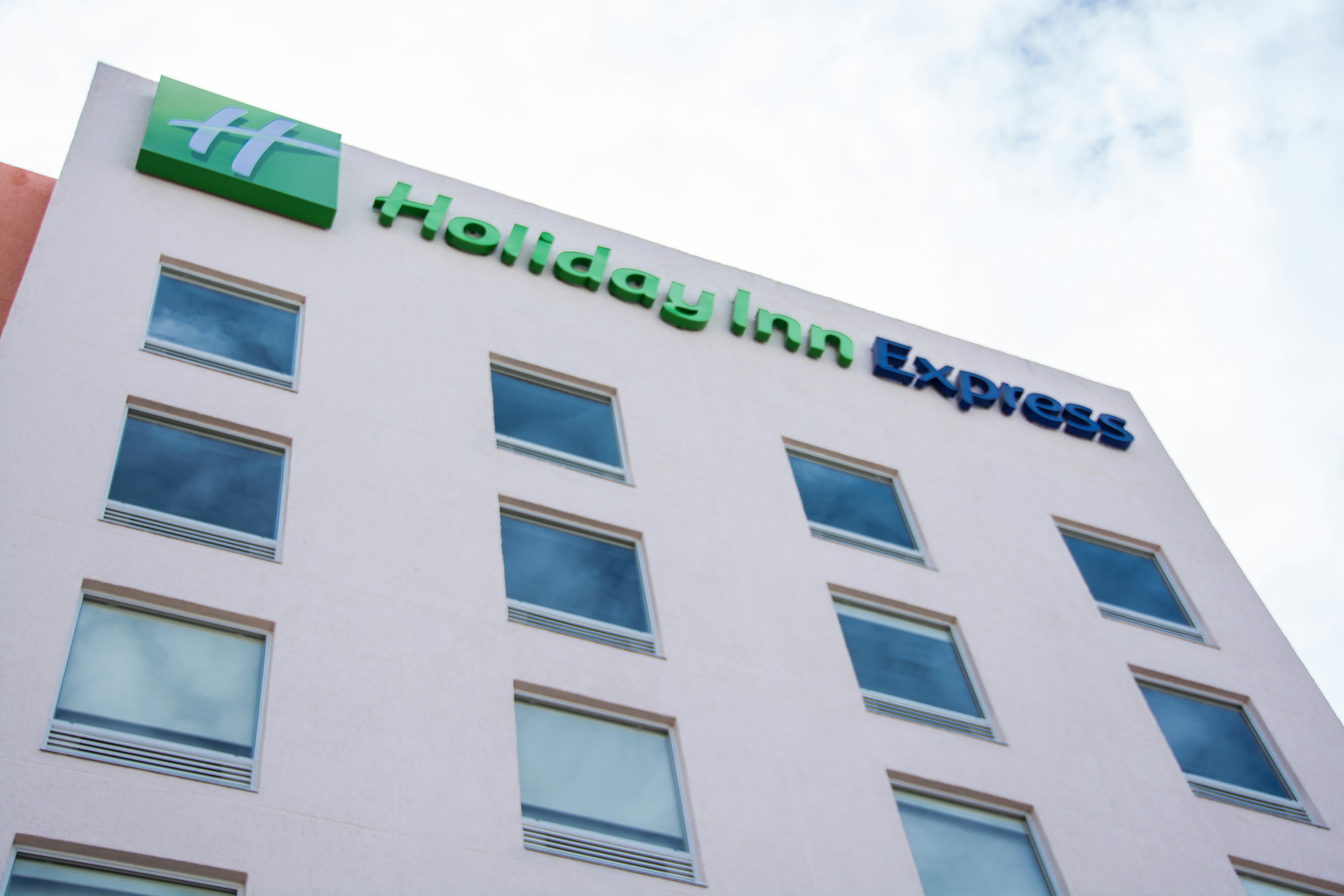 Holiday Inn Express Guadalajara Aeropuerto an IHG Hotel 8/58