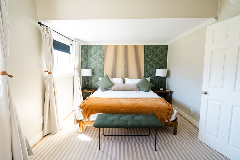 Superior, King Bed