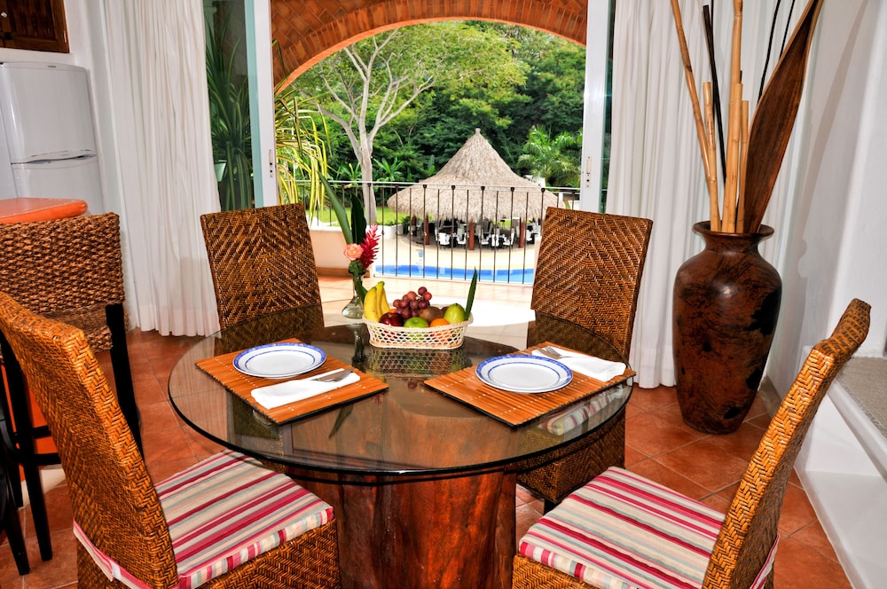 Pacifica Resort Ixtapa 46/72