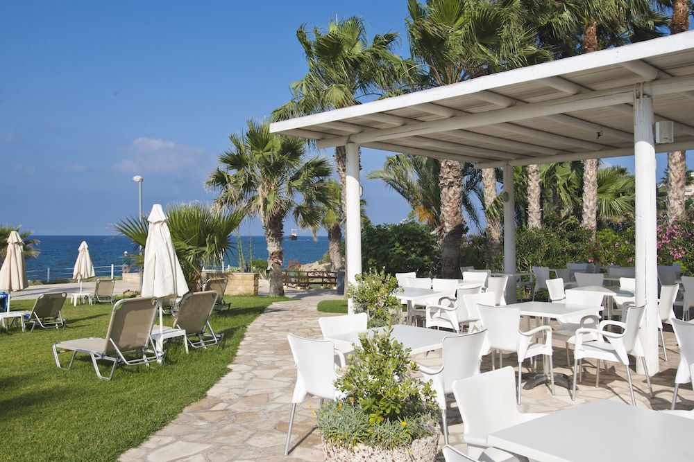 Akti Beach Hotel & Village Resort 62/68