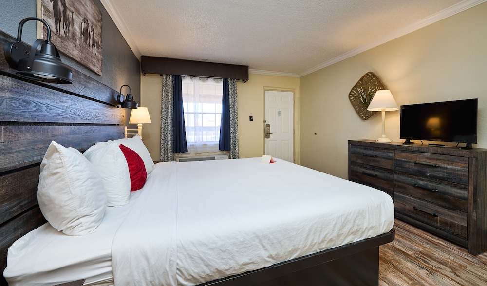 San Mateo Inn 26/36