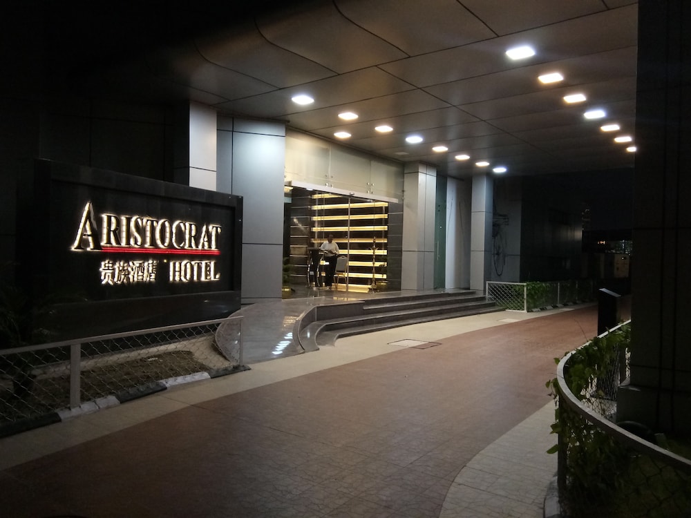 Aristocrat Hotel 20/40