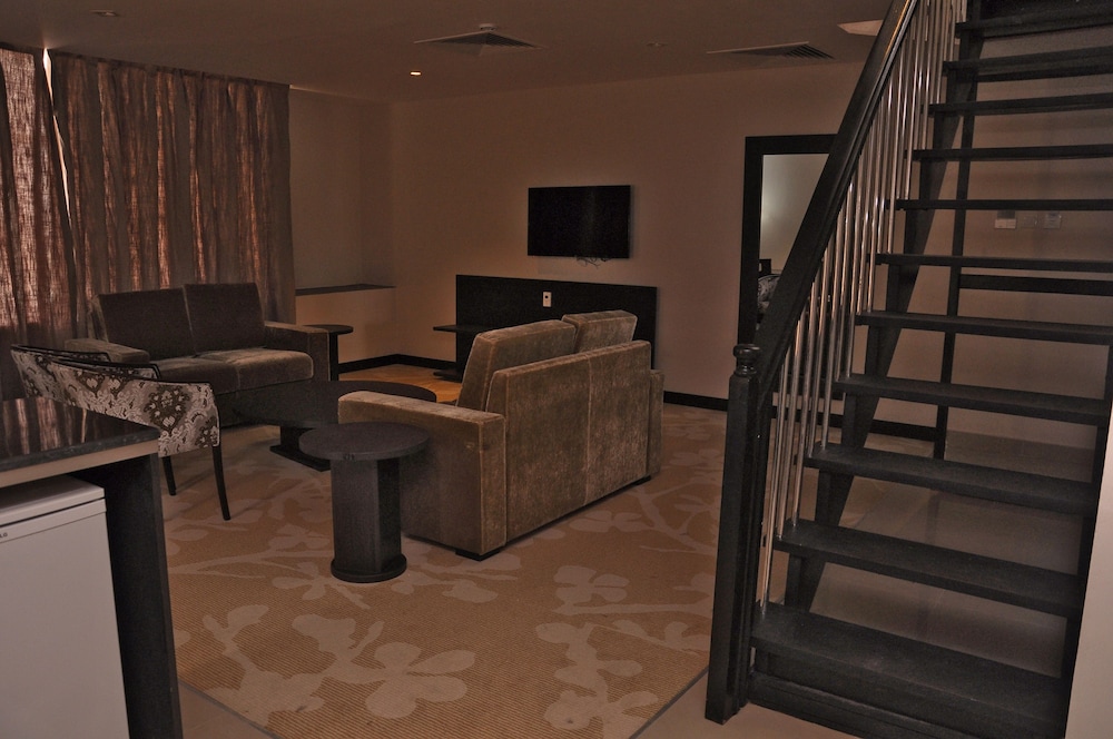 Golden Tulip Oniru Suites 21/26