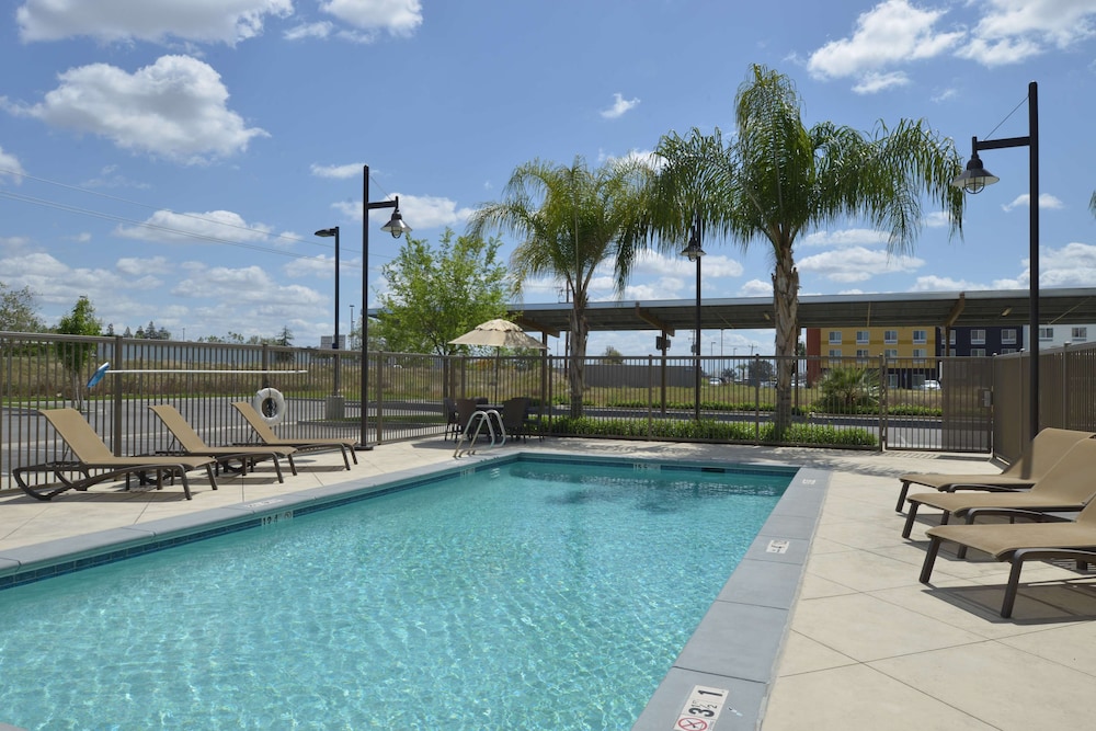 Hampton Inn & Suites Bakersfield North-Airport in BAKERSFIELD - CA