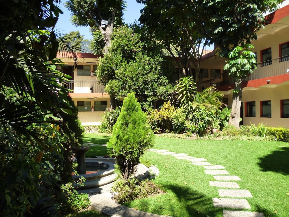 Hotel La Casona del Llano 26/33