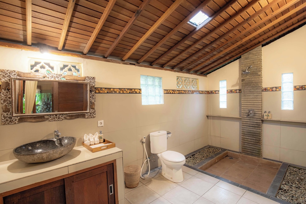 Sari Bamboo Villas 60/63