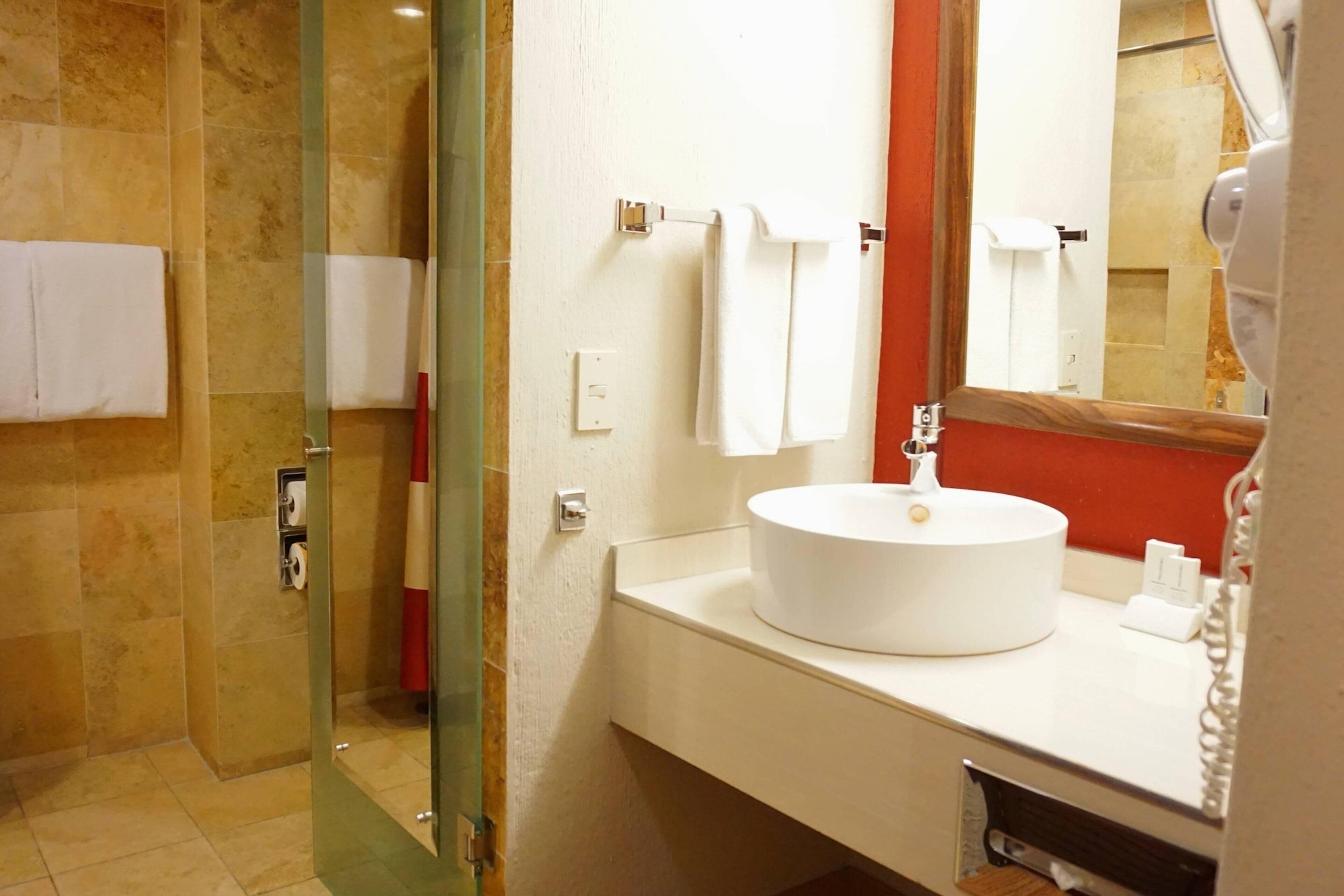 غرفة كلاسيكية بسريرين مزدوجين بإطلالة على المدينة للمدخنين، Courtyard By Marriott Puebla Las Animas 10/10