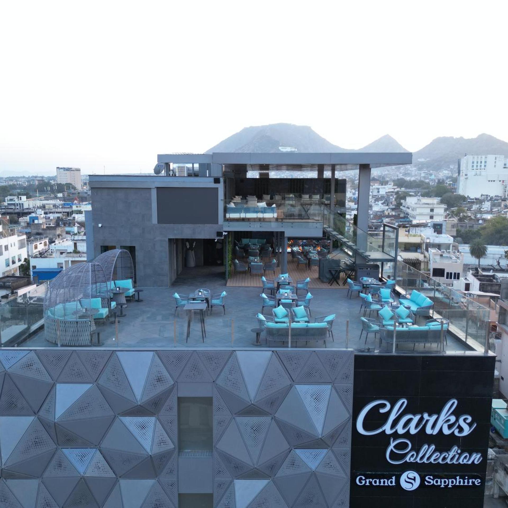 Clarks Collection Grand Sapphire Ajmer 6/63