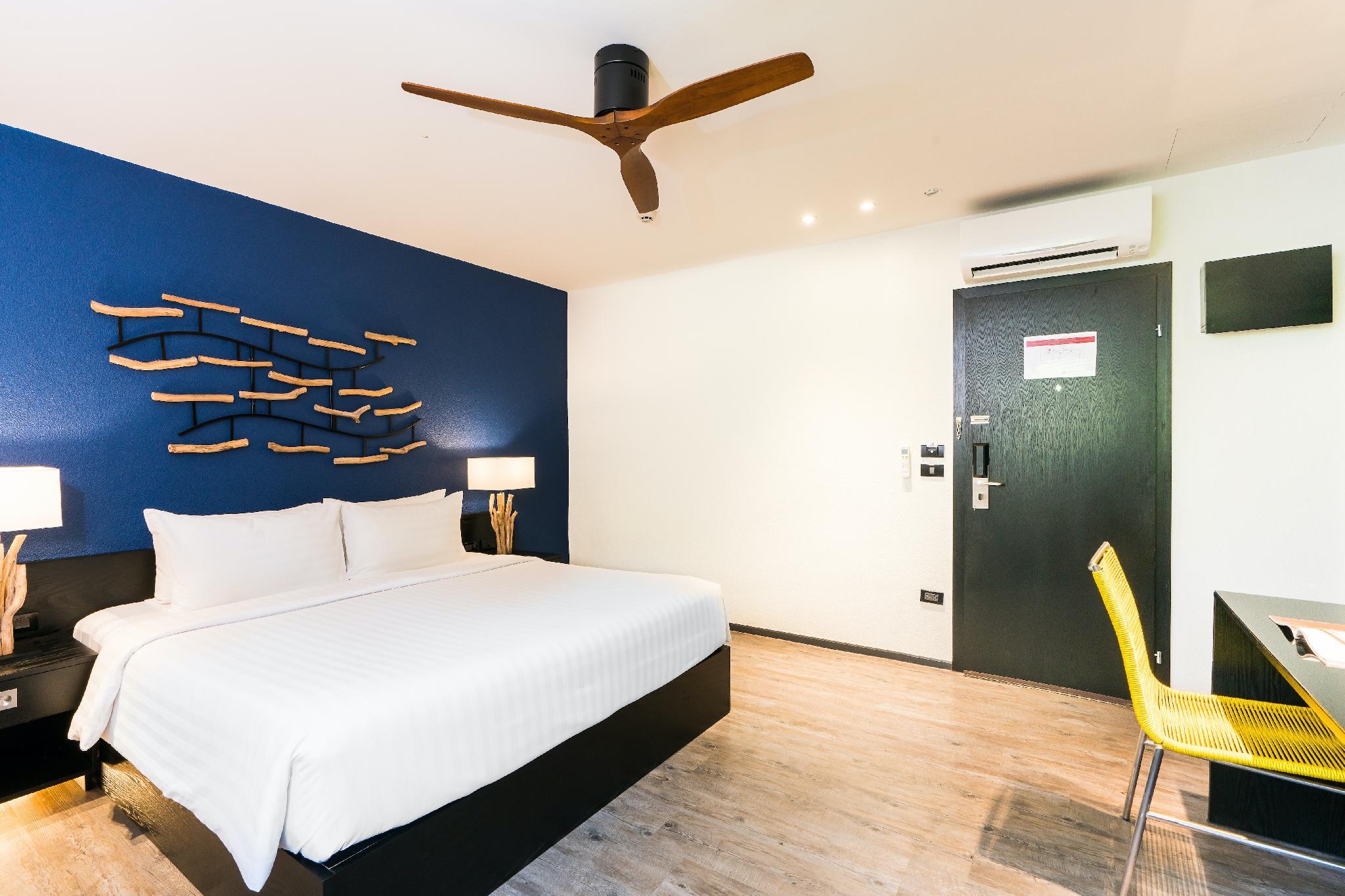 Marina, Superior, King Bed