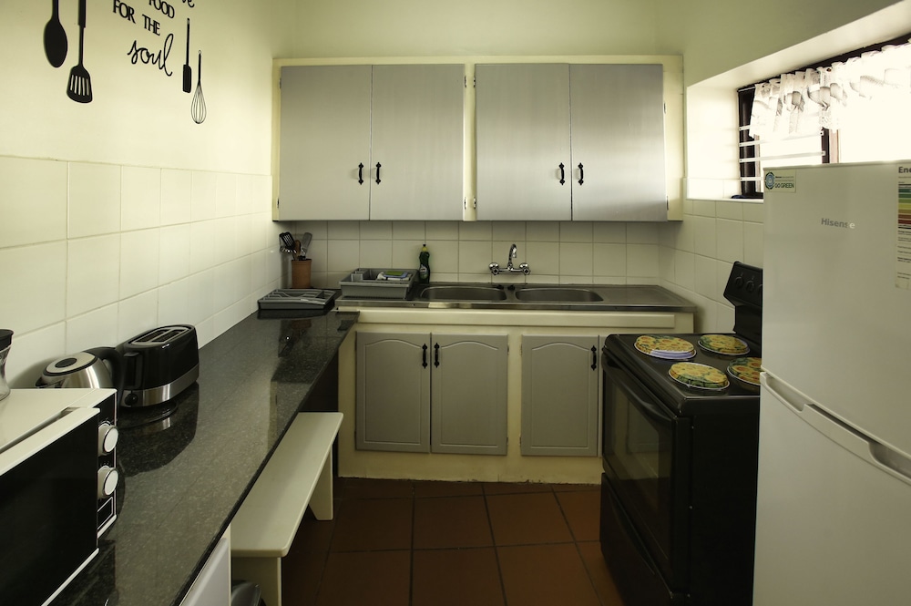 Sea Cottage 50/50