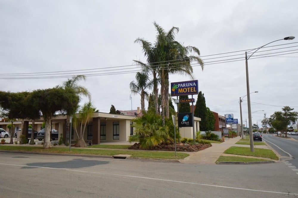Paruna Motel 30/36