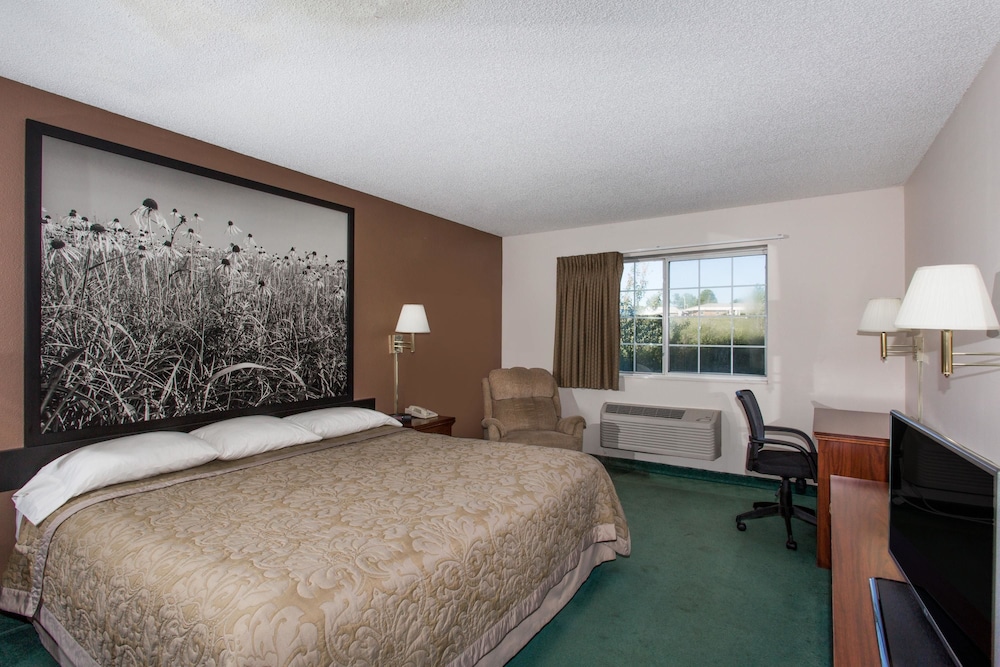 Super 8 by Wyndham Richmond VA 13/29