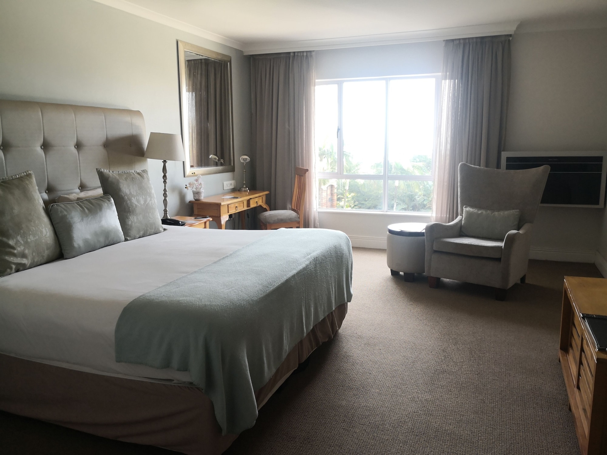 DELUXE, DOUBLE BED
