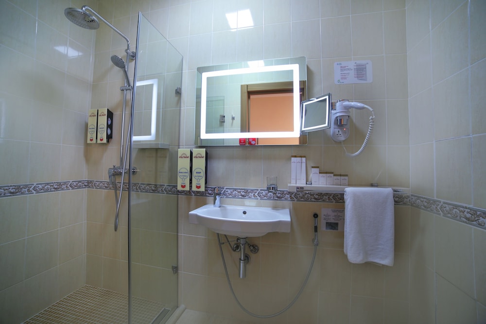 City Hotel Bishkek 68/68