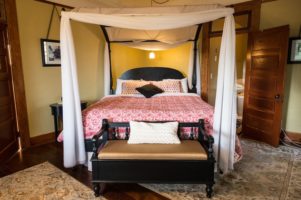 Balch Hotel 8/50