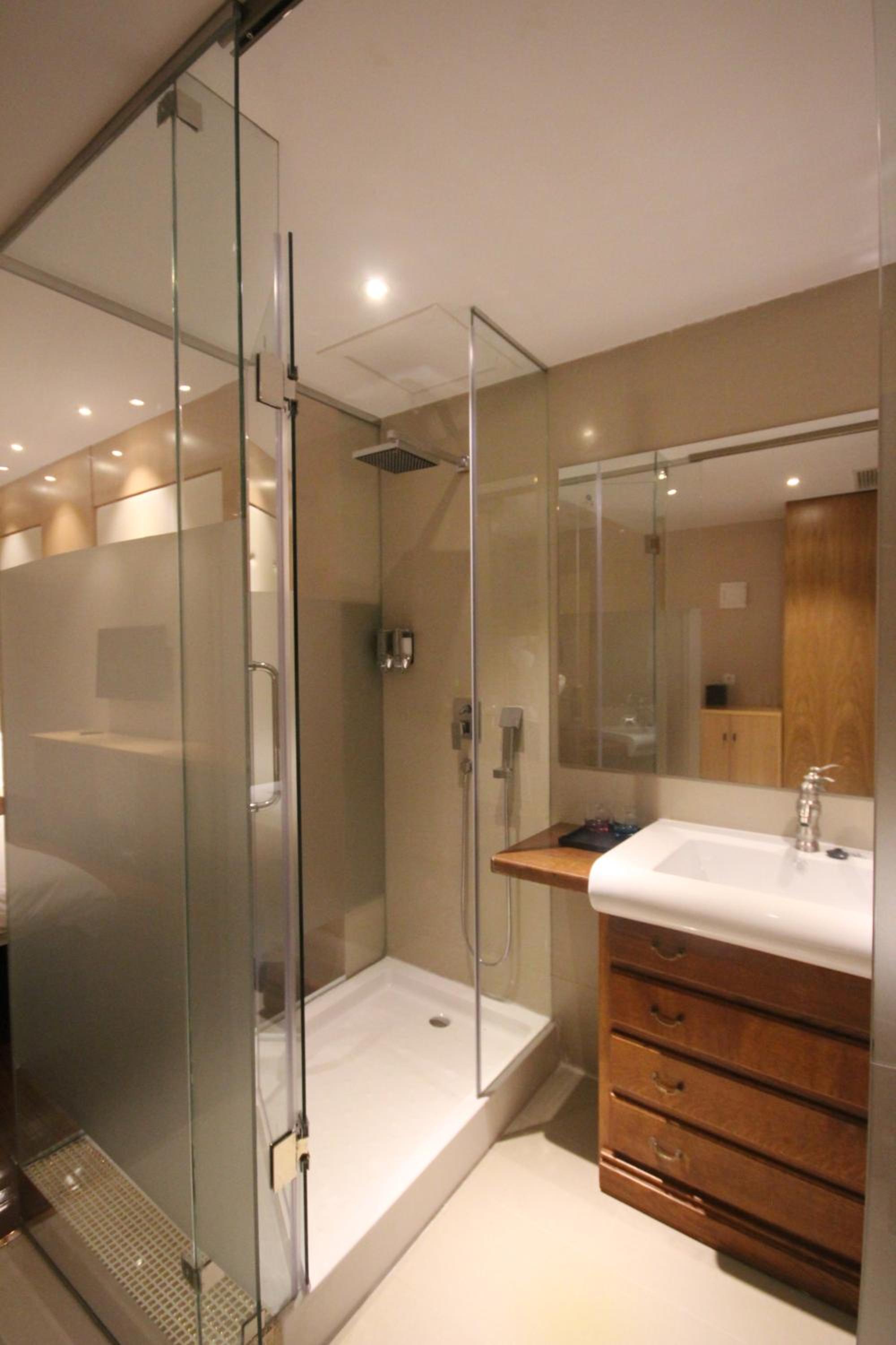Menoir Dorsett Hotel 43/44