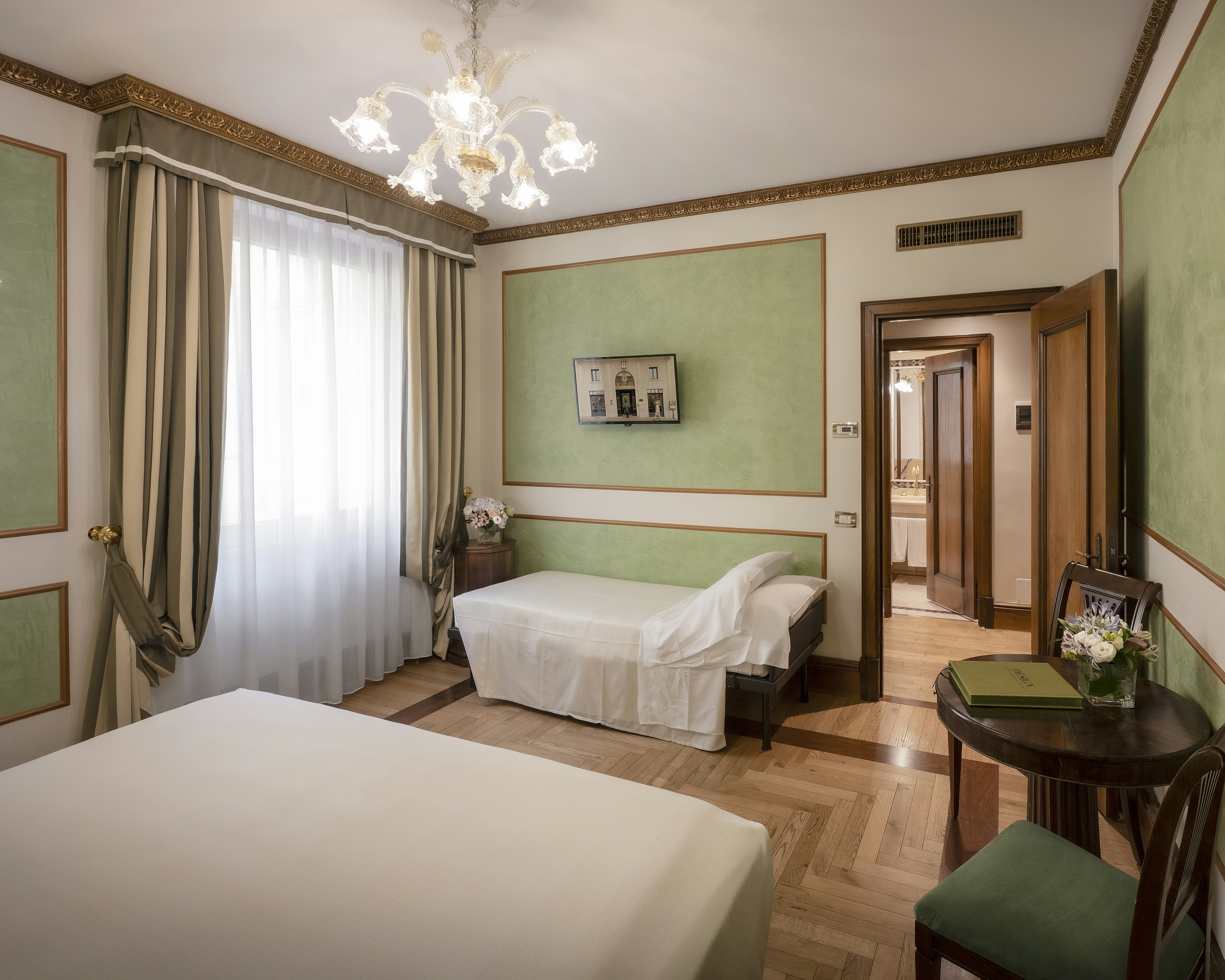 CLASSIC, DOUBLE OR TWIN BED