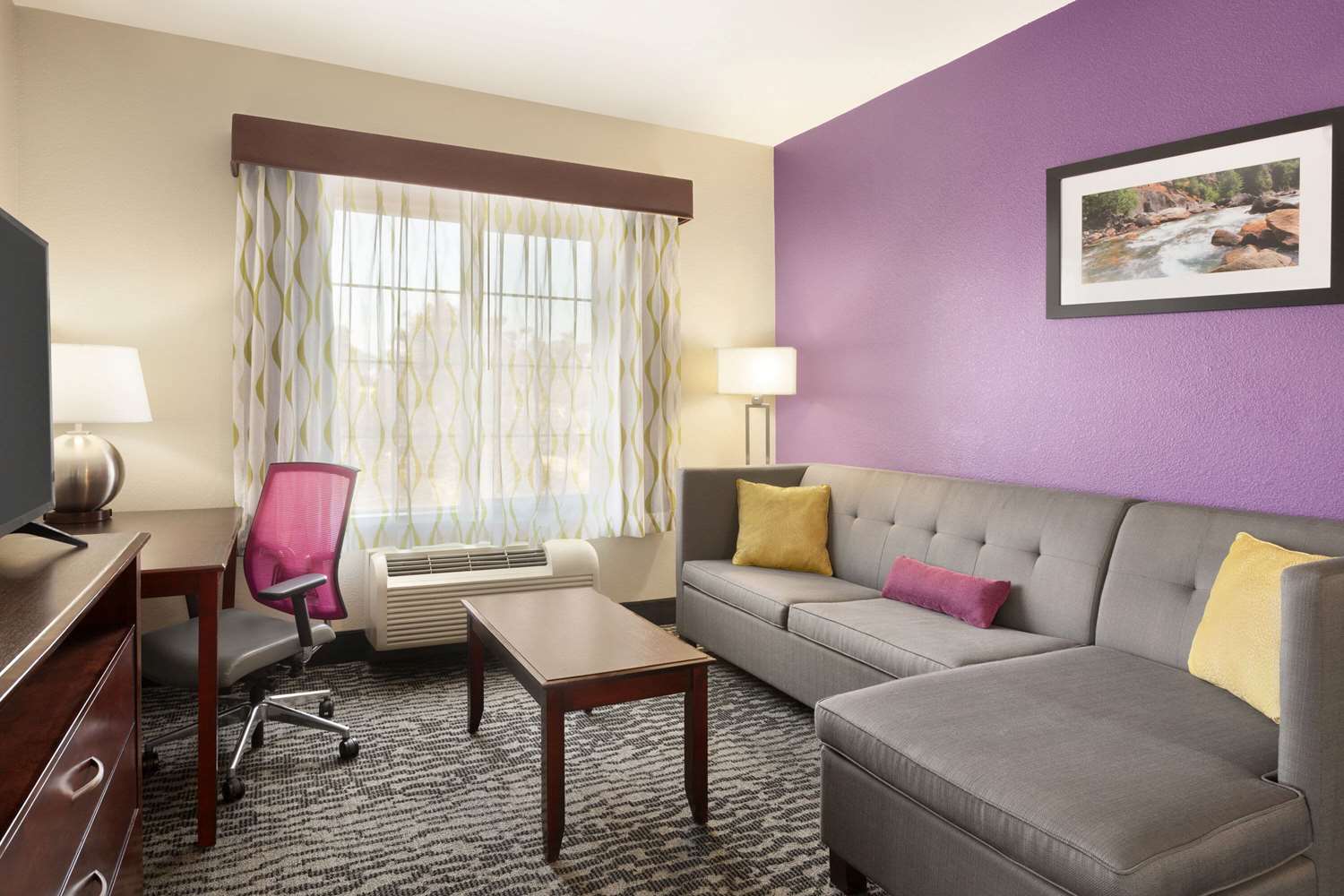 La Quinta Inn & Suites by Wyndham Fresno Northwest 26/44