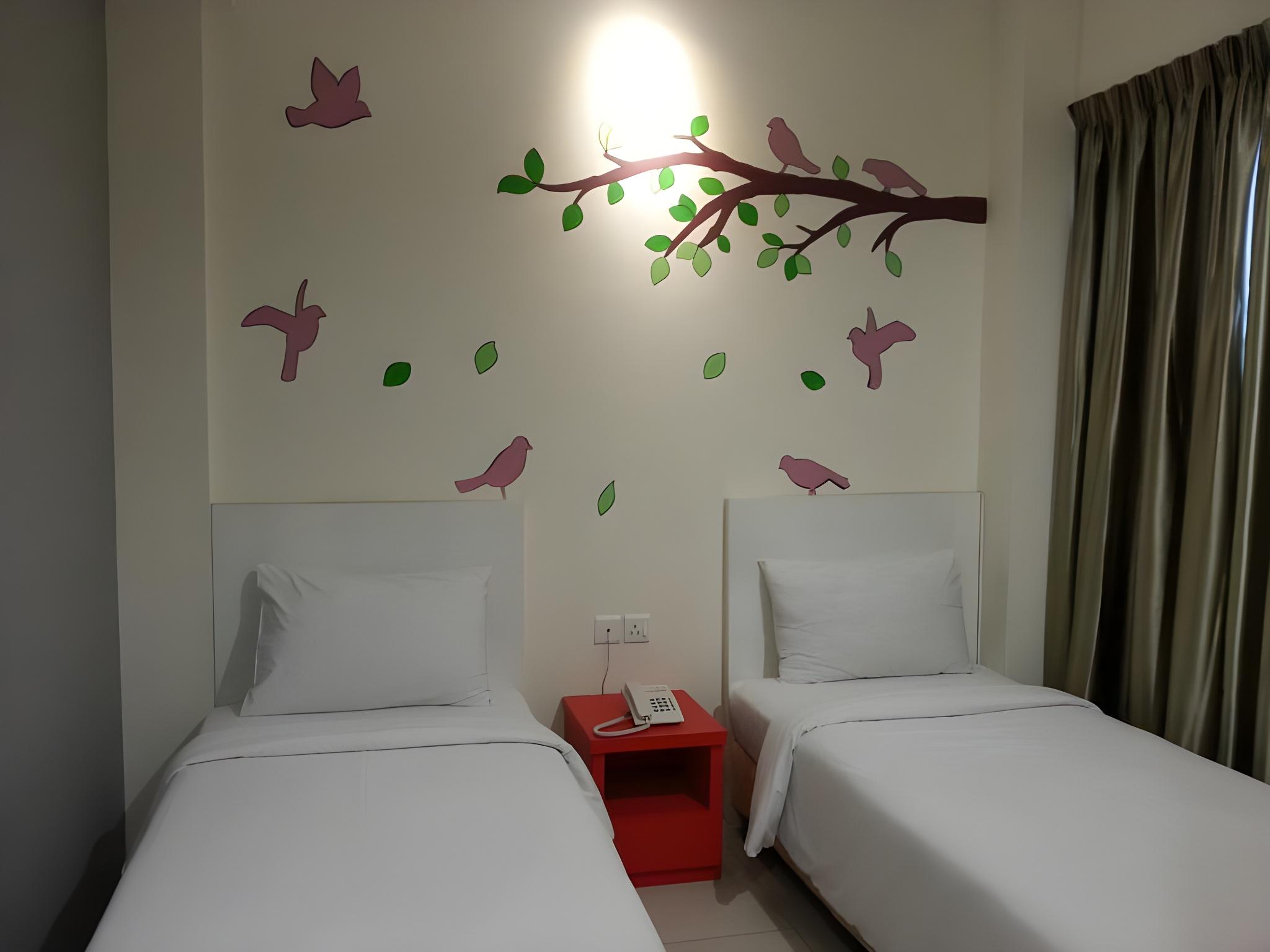 Super, Twin Beds