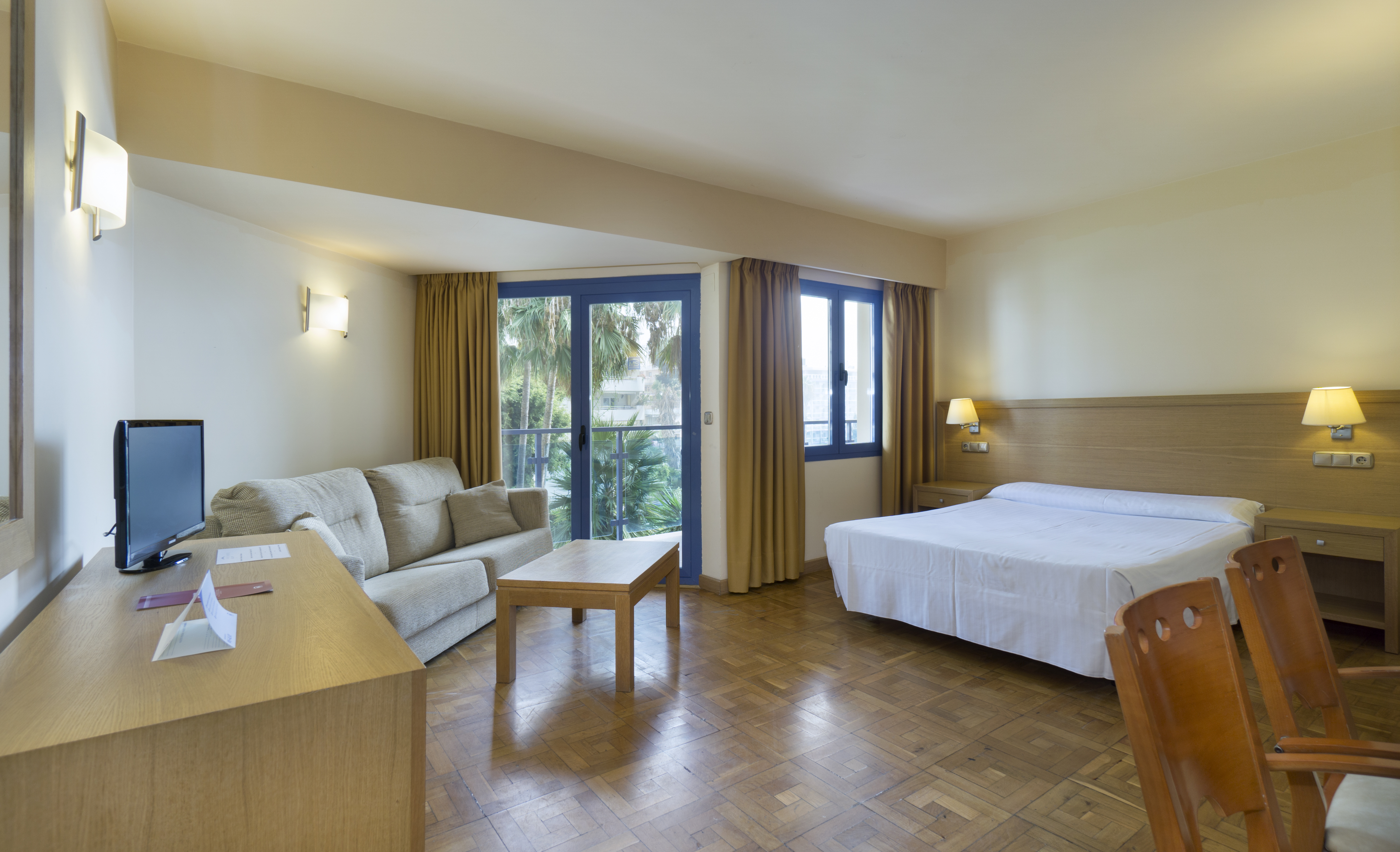 Studio, Double Bed