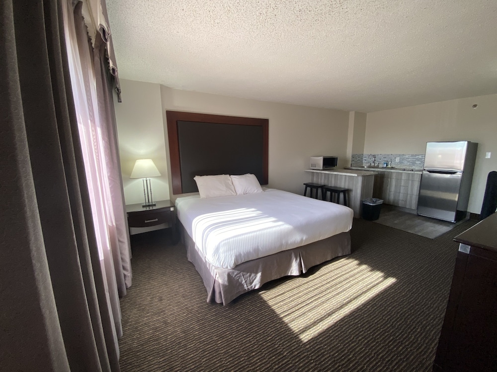 Medicine Hat Lodge, Trademark Collection by Wyndham 13/67