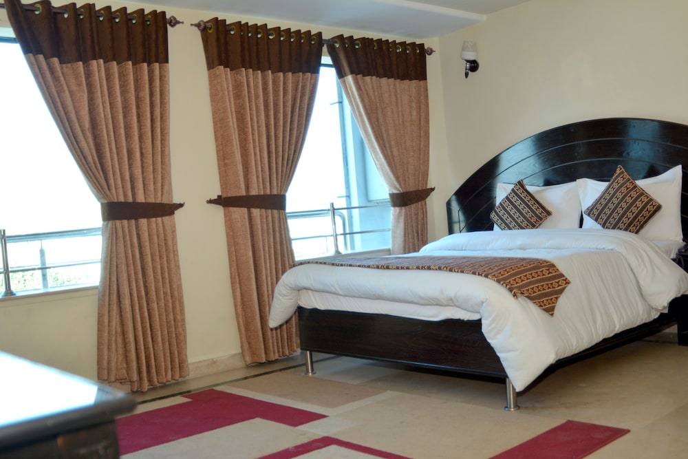Hotel De Palazzo 12/28