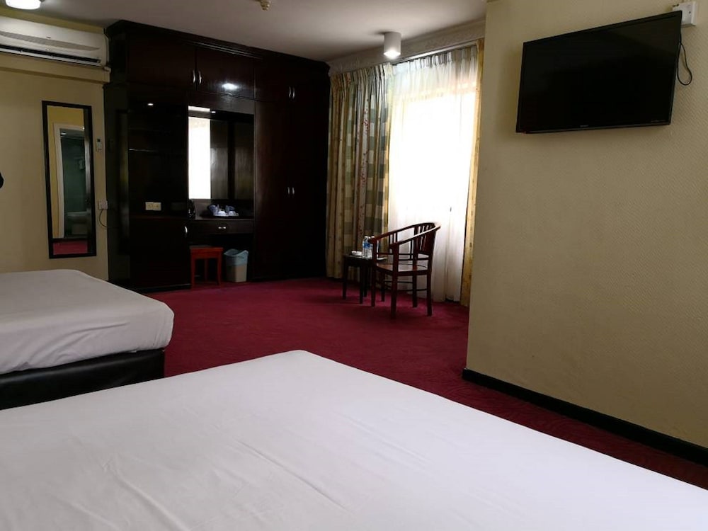 Palace Hotel 27/45