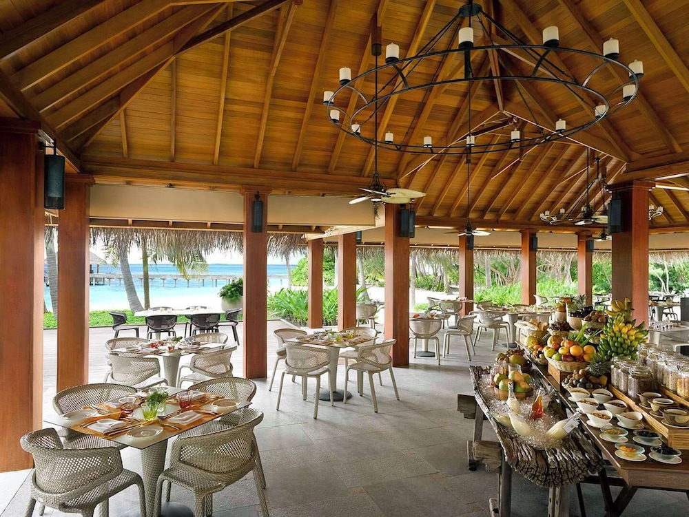 Dusit Thani Maldives 57/66