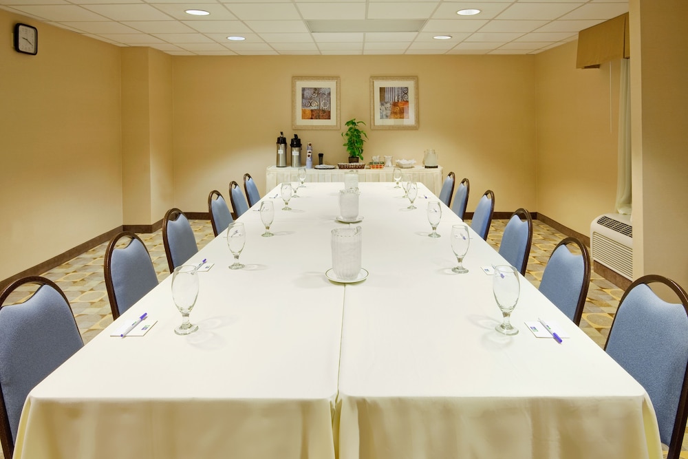Holiday Inn Express Wilkes Barre East 50/57