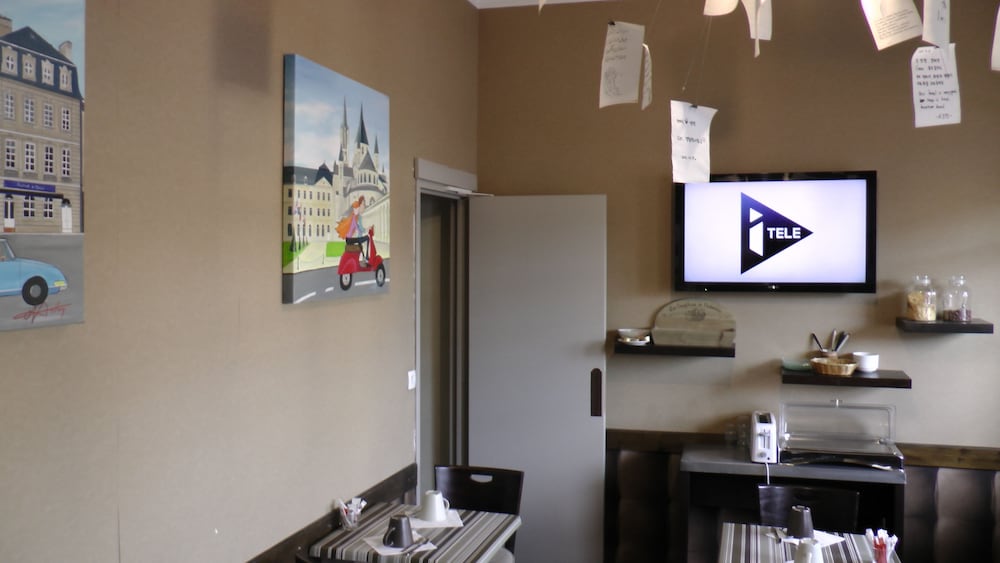 L Univers Hotel 30/41