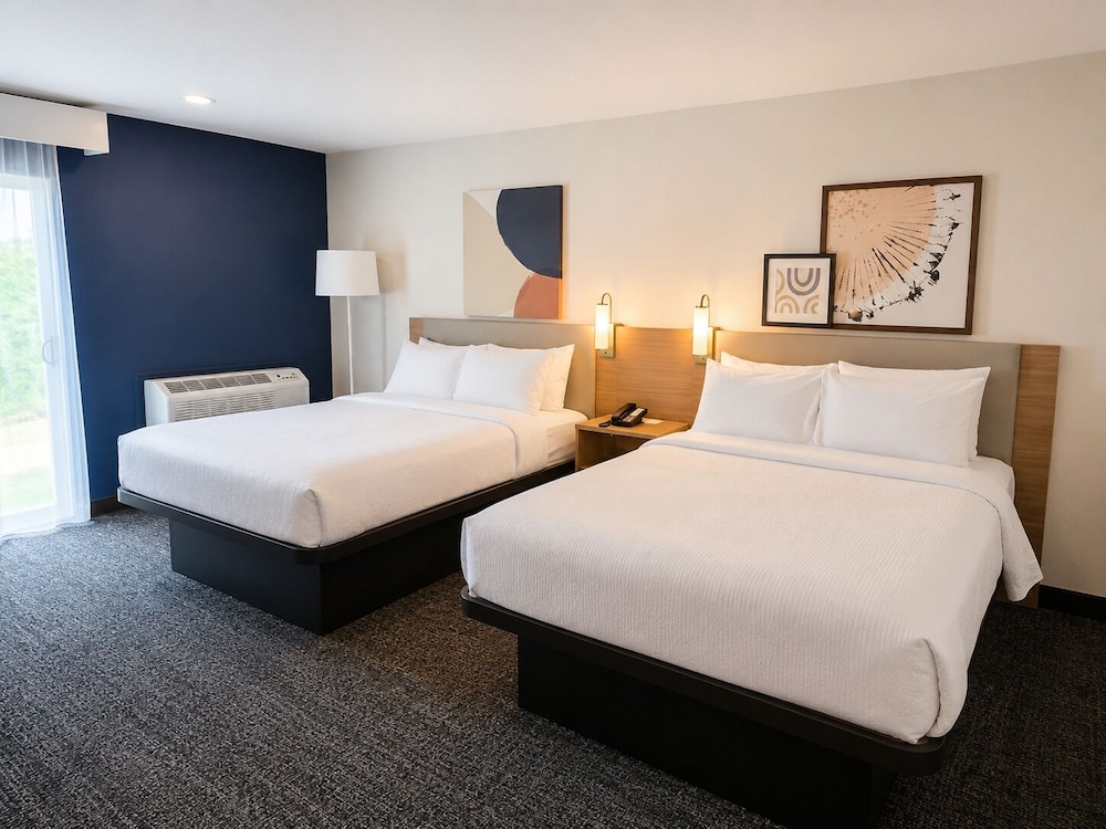 2 Bedrooms, Suite, King and Queen Bed