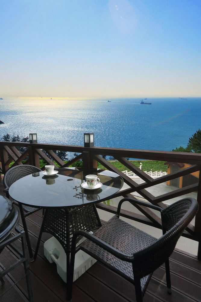 Healing View Pension 46/50