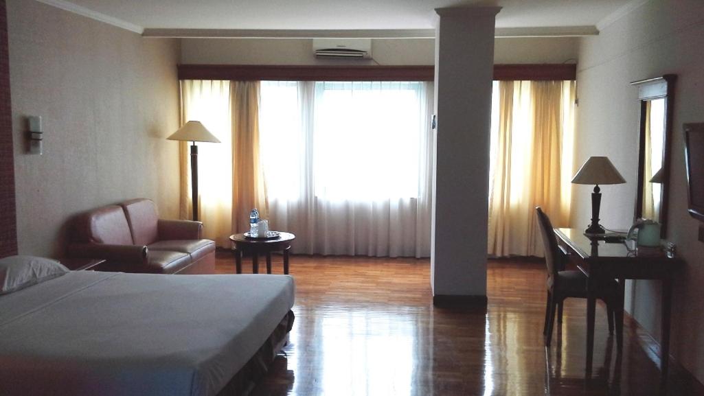 Hotel Mega Cikini 21/28