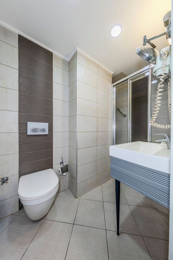 Tilia Hotel 50/50
