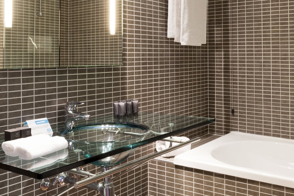 Ac Hotel Padova By Marriott 48/50