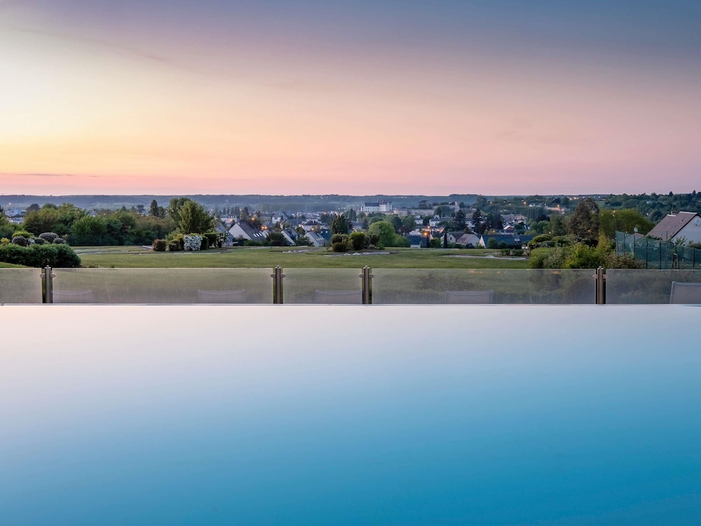 NOVOTEL AMBOISE 48/49