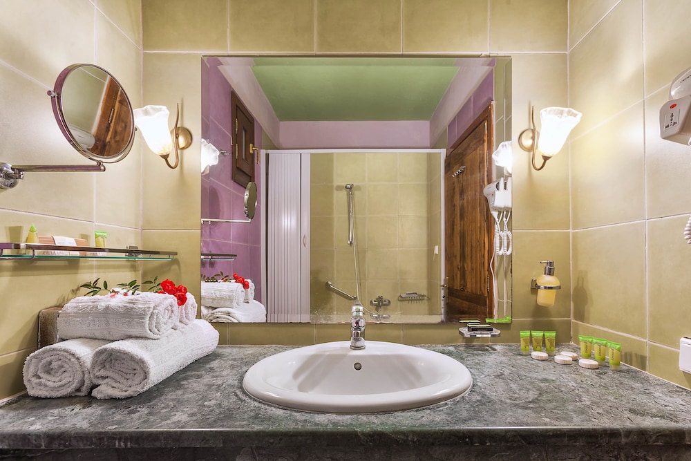 Akritas Ef Zin Villas & Suites 48/50