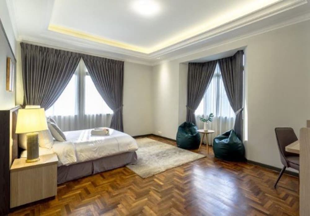 3 BEDROOMS, VILLA