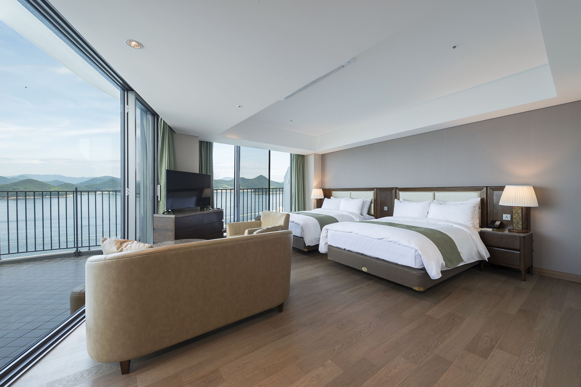 DELUXE, TWIN BEDS, OCEAN VIEW