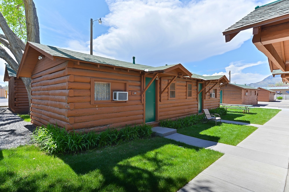 Buffalo Bill Village 8/38