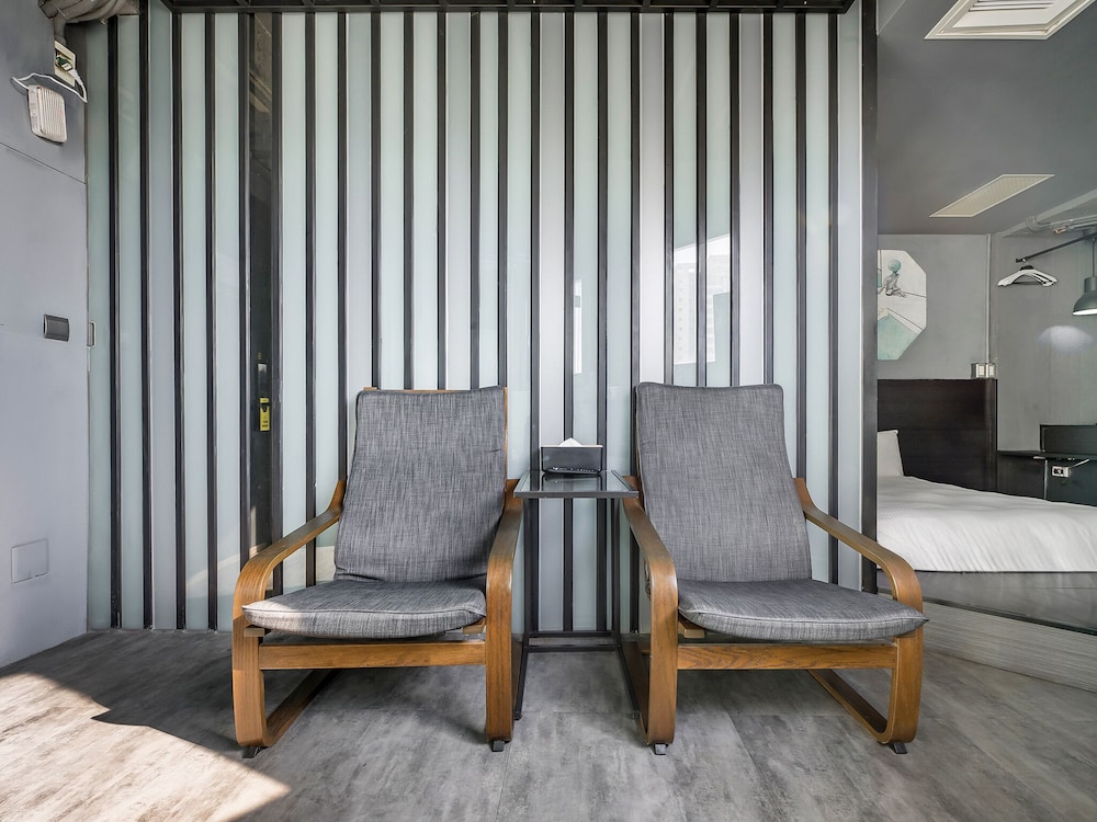 LUMI HOTEL 54/72