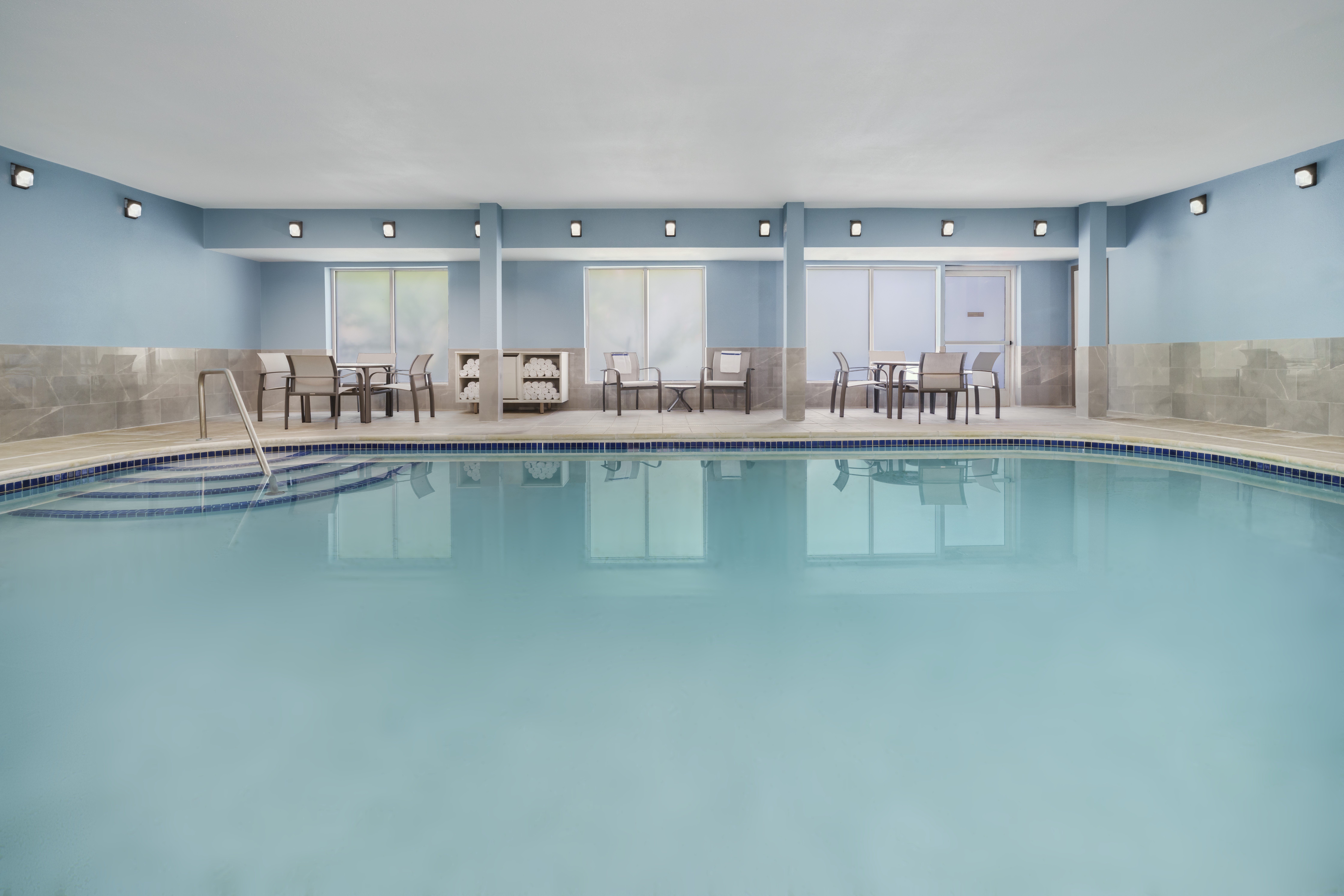 Holiday Inn Express Irondequoit 3/65