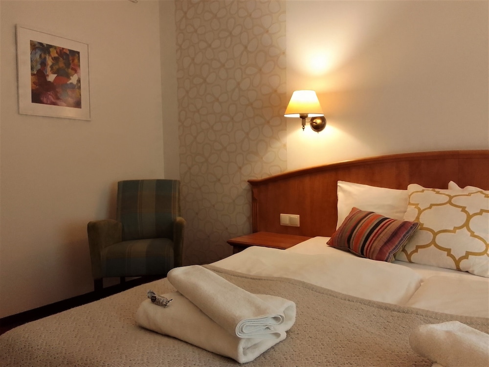 STANDARD, DOUBLE BED
