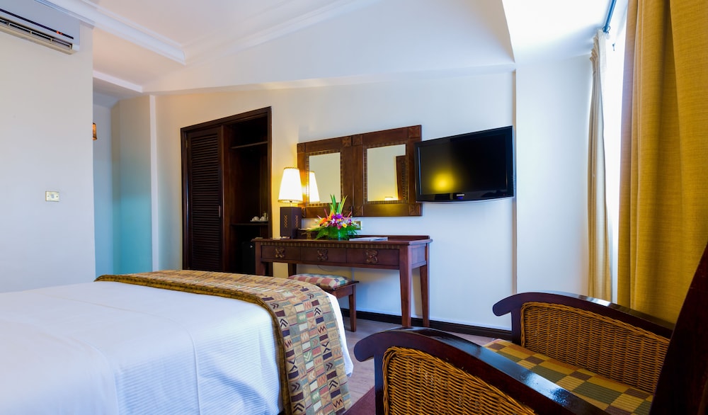 The African Regent Hotel 10/71