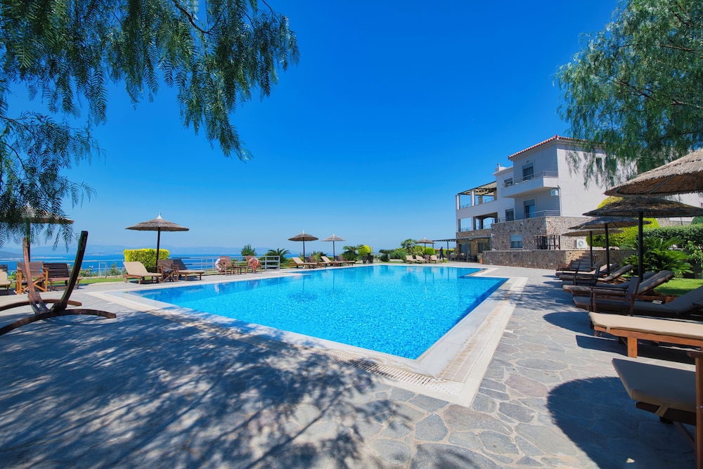 Marini Luxury Apartments And Suites 71/75